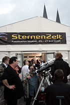 Besucher auf dem Sternenfest in Bonn